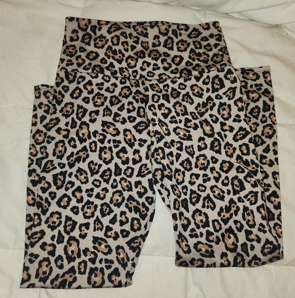 Onzie Leopard Leggings